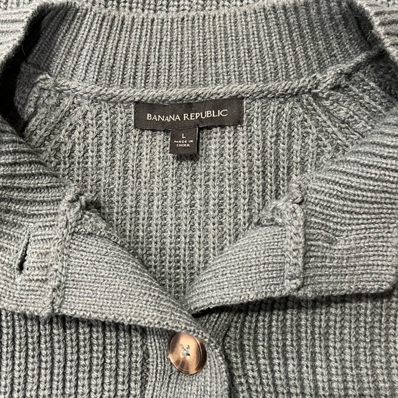 Banana Republic • Ribbed Green Cardigan • Size L • Button Front - Picture 6 of 6